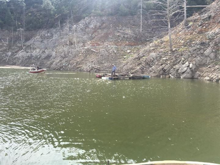 Bursa'da barajda 3 tane yüzen ev yapmışlar içinden çıkanlara bakın şok etti - Resim: 2