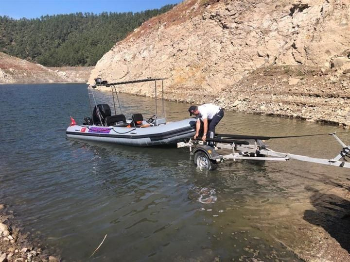 Bursa'da barajda 3 tane yüzen ev yapmışlar içinden çıkanlara bakın şok etti - Resim: 3