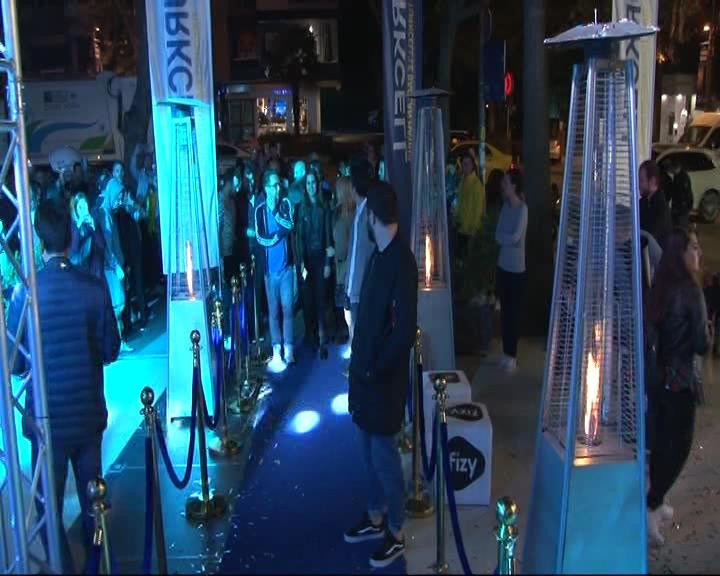 5549 liralık iPhone 8 için sıraya girdiler - Resim: 1