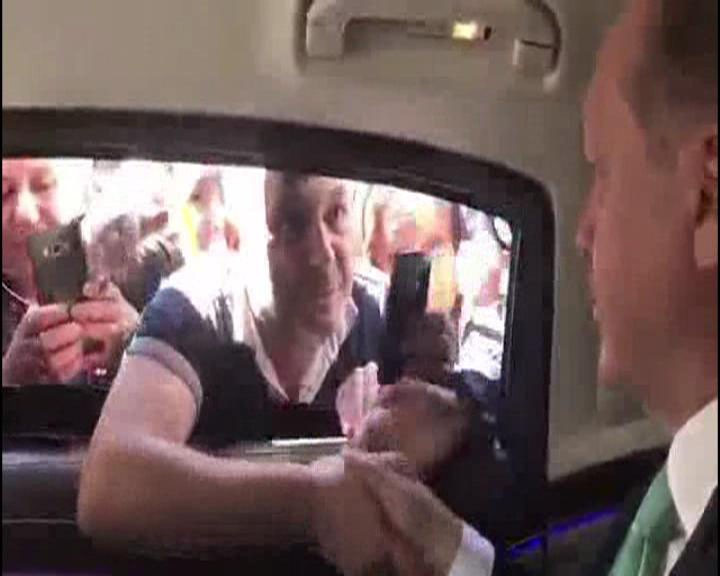 Erdoğan'ın aracının camından kafasını uzatıp böyle seslendi - Resim: 2