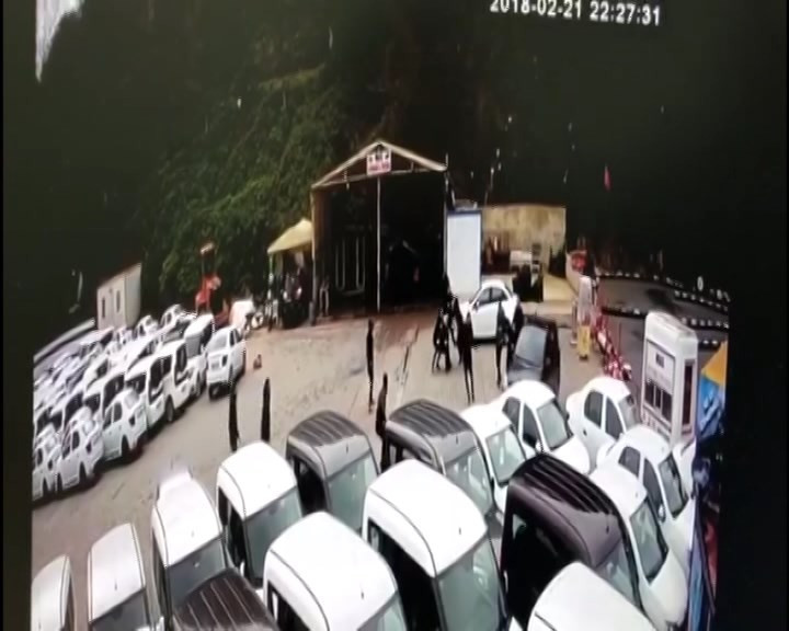 Mafya kamerada: İstanbul'da otoparkı böyle basmışlar! - Resim: 1