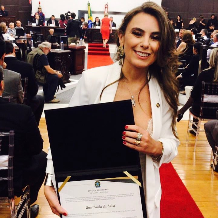 Milletvekilini çıldırttılar: Büyük memeliyim ve siyaset yapıyorum, artık alışın - Resim: 4