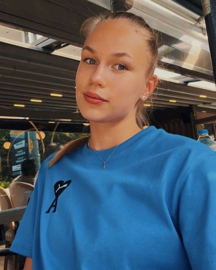 Fenerbahçe'nin Rus yıldızı güzelliğiyle sosyal medyayı salladı! Peri kızı gibi... - Resim: 3