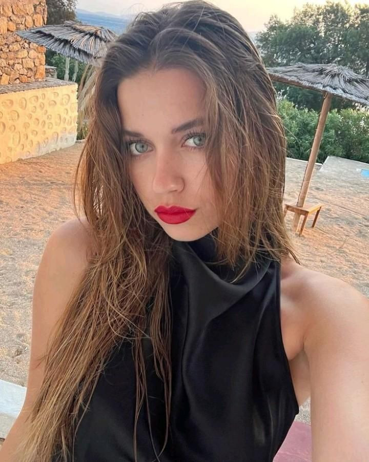 Afra Saraçoğlu öyle oynadı ki... Performansı beğenildi, üniversitede ders oldu! - Resim: 2