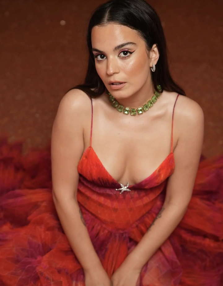 Aslı Bekiroğlu mayolu sahnelerine gelen eleştiriye yanıt verdi... - Resim: 1