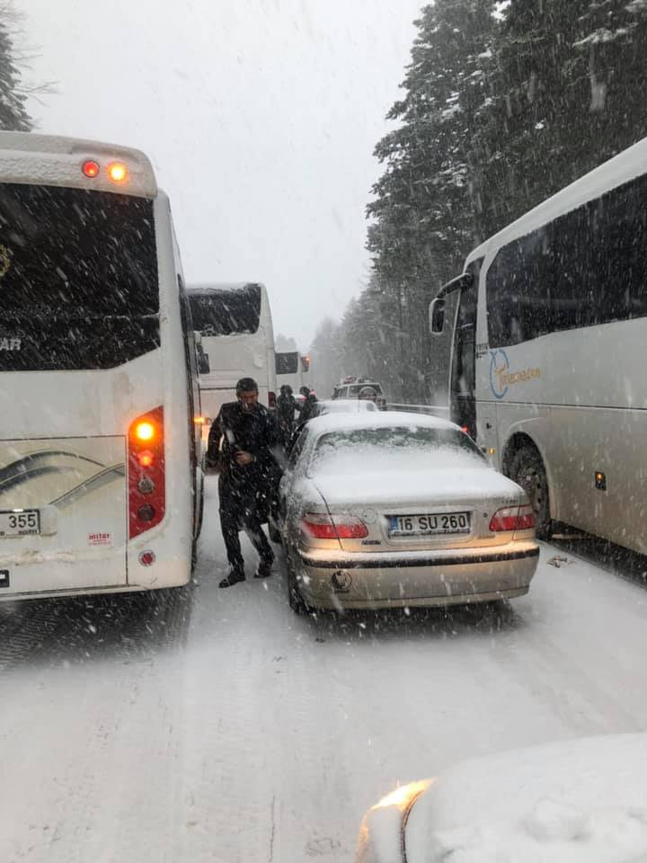 Uludağ'da dönüş yoğunluğu! Kilometrelerce kuyruk oluştu - Resim: 3
