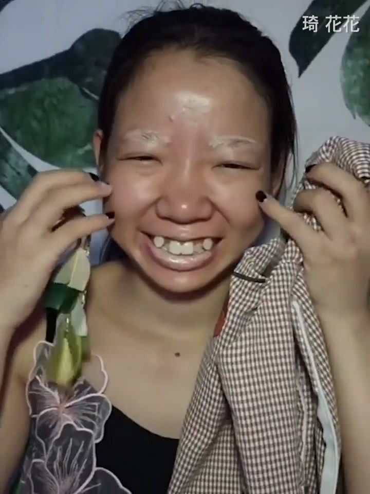 Genç kızın makyajla değişimi şoke etti 'Makyaj yasaklansın' dedirtti - Resim: 1