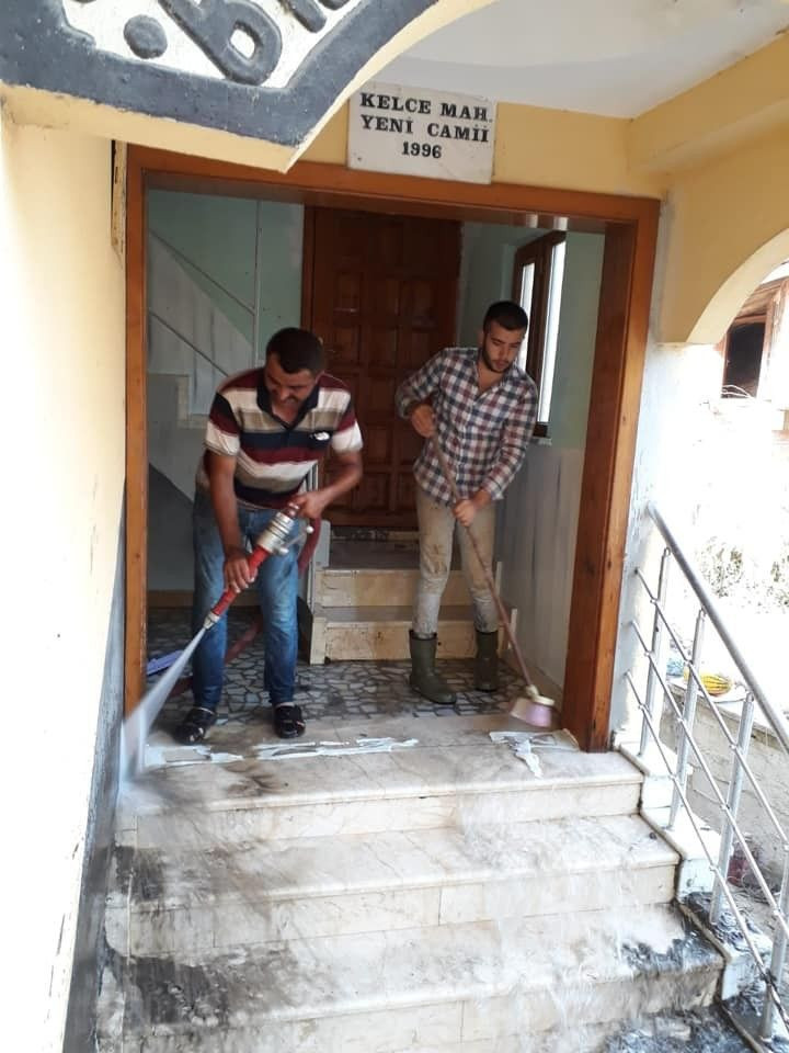 Hiçbir yardımın ulaşmadığı iddia eden köylüler yardım bekliyor! - Resim: 1