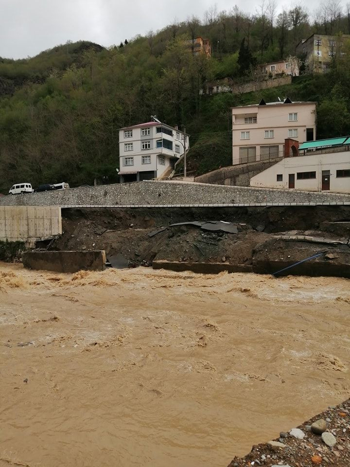 Akıllanmıyoruz! Giresun'da yeni sel felaketi! Selin yıktığı Dereli'nin yolu 3 ayda çöktü - Resim: 4