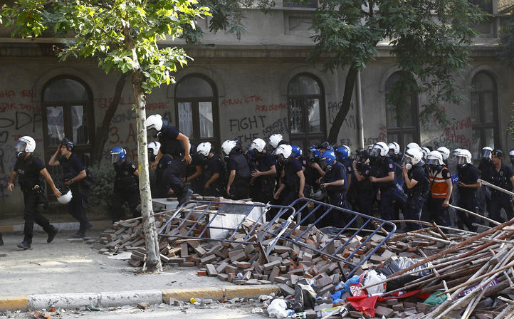 Taksim'e polis müdahalesinin ilk kareleri - Resim: 3