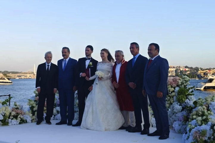Babası bu evliliğe karşı çıkmıştı! İsmail Yüksek’in eşinden olay olan hamle - Resim: 3
