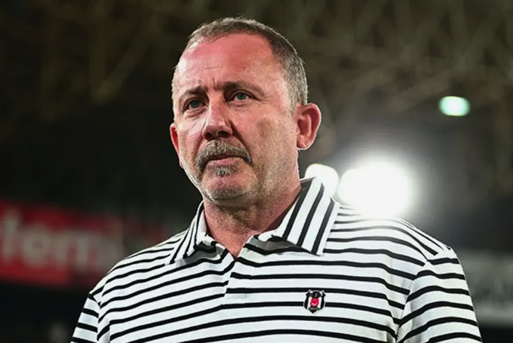 Sergen Yalçın gecelere aktı! Yan koltukta iki kadın kucak kucağa otururken yakalandı - Resim: 1