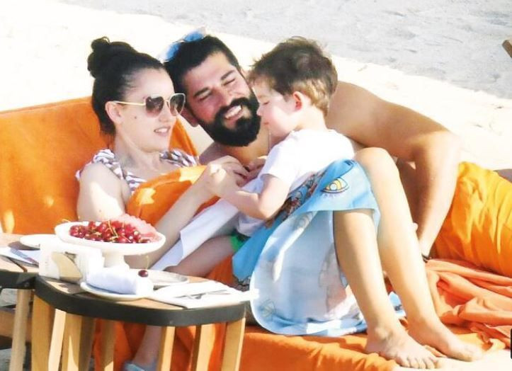 Burak Özçivit hakkında 'set çalışanlarına küfürden 4 yıl hapis istemi'ne ilk açıklama - Resim: 3