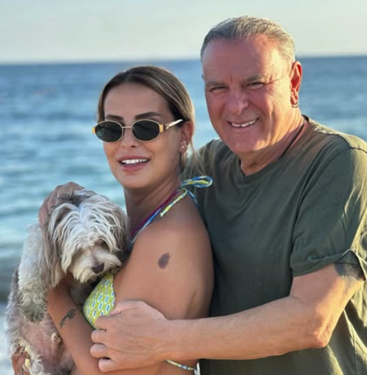 Burak Sergen'i görenler tanıyamadı! Kendinden 26 yaş küçük eşiyle verdiği poz olay oldu - Resim: 4