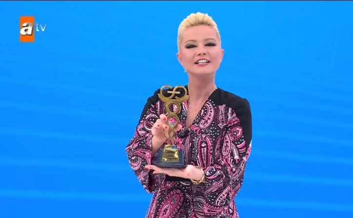 ATV Müge Anlı canlı yayınında şoke eden olay! Kendini odaya kilitledi - Resim: 3