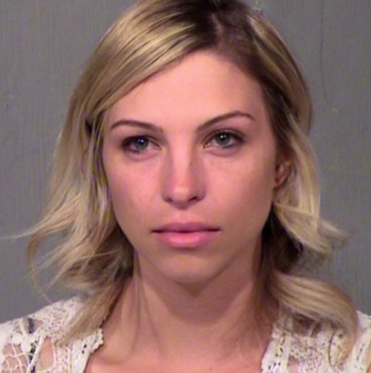 Whatsapp ele verdi! Evli öğretmen öğrencisiyle ilişkiye girmiş - Resim: 1