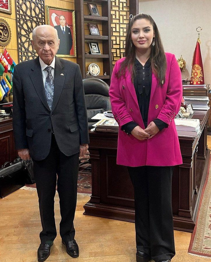 Reis filminde Emine Erdoğan'ı oynayan Özlem Balcı MHP'den 1. sıra adayı oldu - Resim: 1