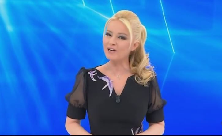 ATV canlı yayından çıkan Müge Anlı bambaşka biri oldu! Mini elbisesi Instagram'ı yıktı! - Resim: 4