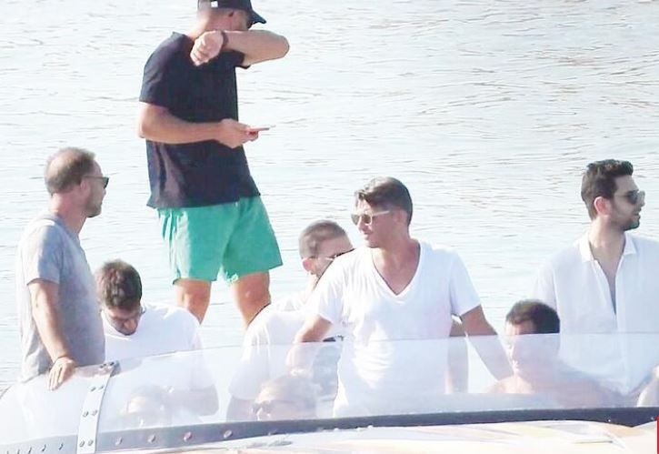 Cansu Dere ve Acun Ilıcalı buluşması... Tekneyle sürat turu sosyal medyayı salladı! - Resim: 4