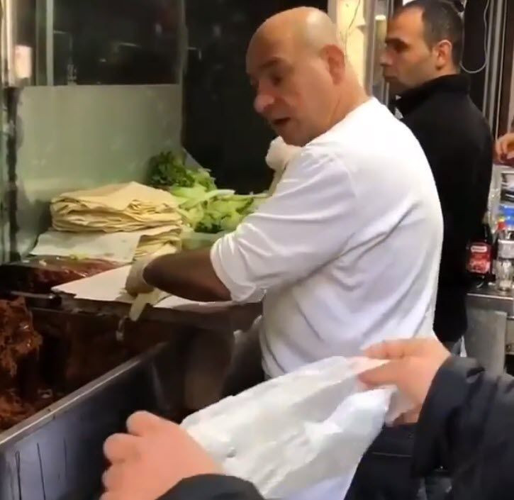 Asabi Çiğ Köfteci Ali Usta mesleği bıraktı! Bakın nereye gitti - Resim: 3