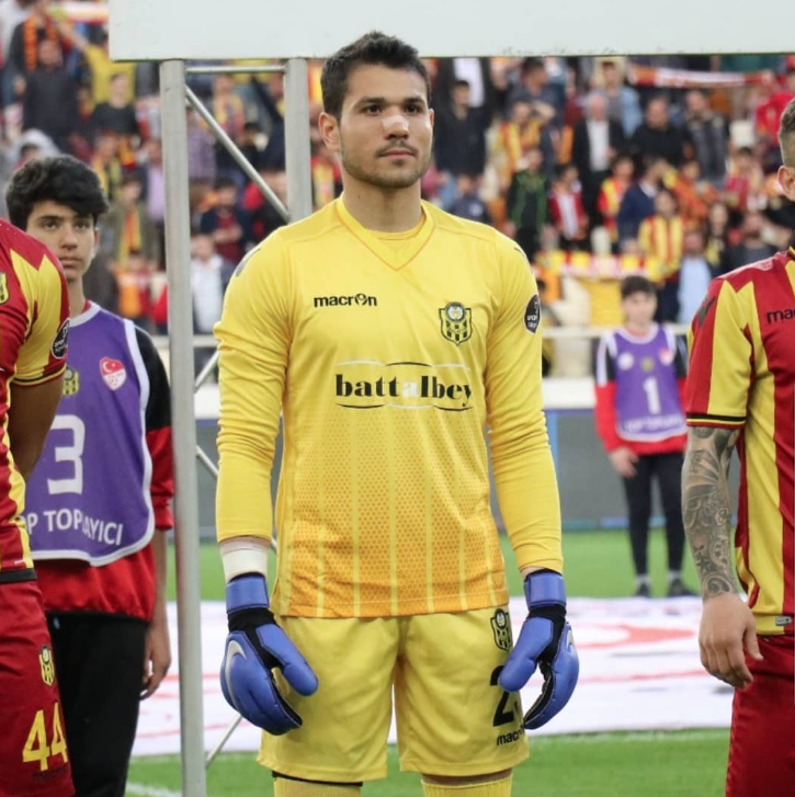 Ertaç Özbir Beşiktaş ile anlaştı soluğu askerde aldı - Resim: 1