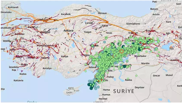 İç Anadolu'da diri fay hattı ortaya çıktı! Vatandaş diken üstünde uzmanlar açıklama yaptı - Resim: 2