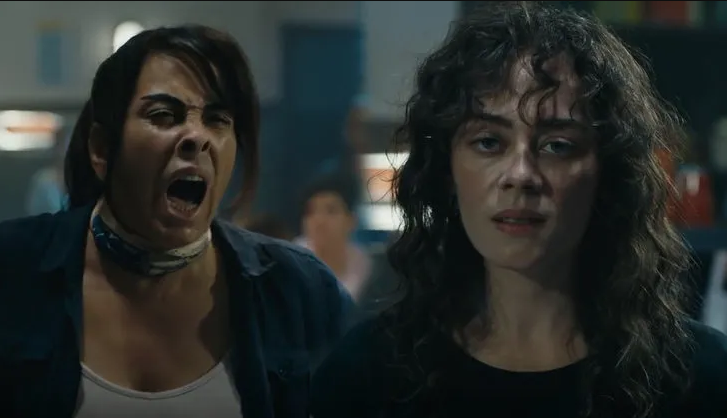 Avlu dizisinin usta oyuncusu Nursel Köse saldırıya uğradı! 'Tükürüp tartakladılar' - Resim: 1