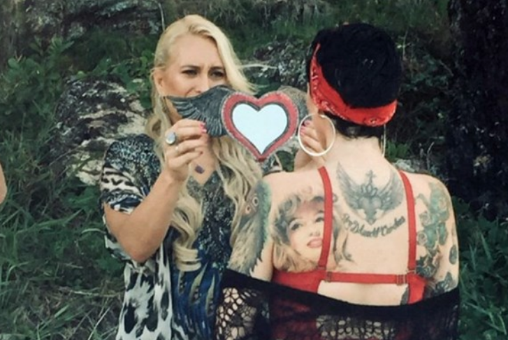 Depresyondan kurtulmak için kendisiyle evlendi - Resim: 3