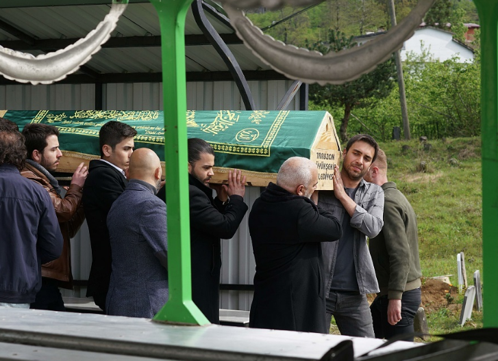 Apar topar yayından kaldırıldı Sen Anlat Karadeniz hakkında flaş karar! - Resim: 2