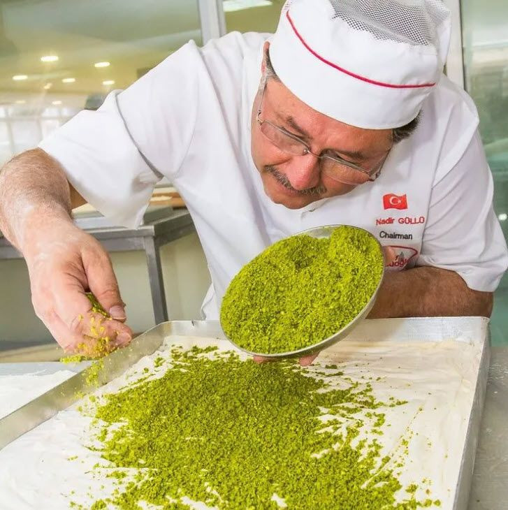 Ünlü baklavacıdan bayramda baklava alacaklara uyarı - Resim: 1