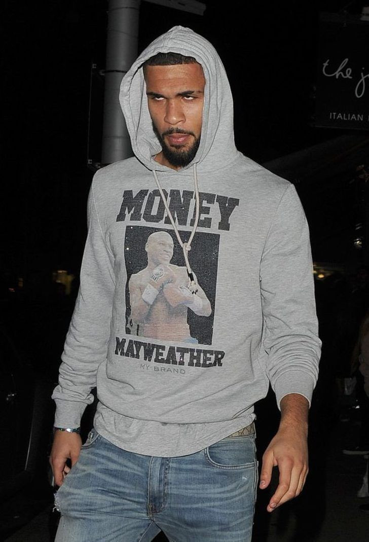 Kadınlarla alem yapan yıldız futbolcular fena yakalandı Skandal görüntüler - Resim: 3