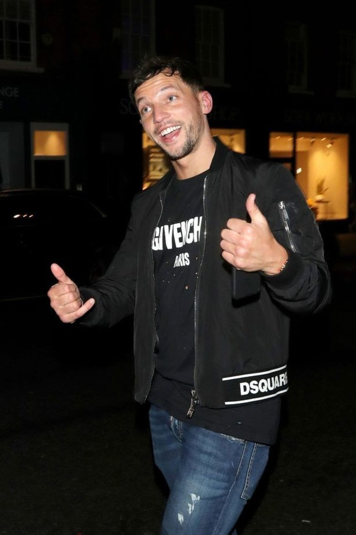 Kadınlarla alem yapan yıldız futbolcular fena yakalandı Skandal görüntüler - Resim: 2