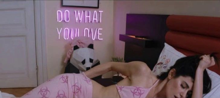 Yasak Elma'nın Şahika'sı Nesrin Cavadzade +18 sahnesiyle şoke etti kısa film için yaptı - Resim: 3