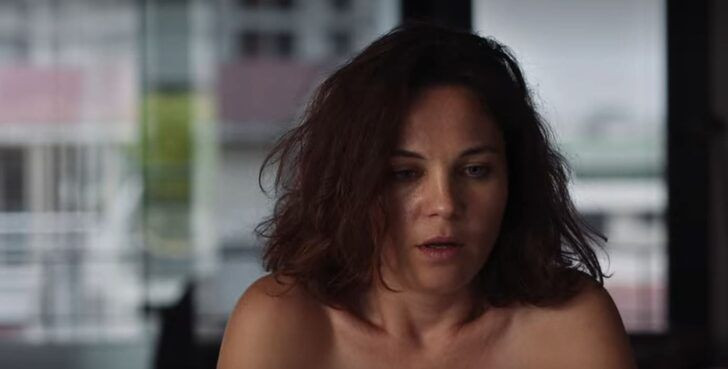 TV8 Kırmızı Oda dizisinin Tülin Özen'i Bir Başkadır'daki yarı çıplak yatak sahnesiyle olay! - Resim: 2