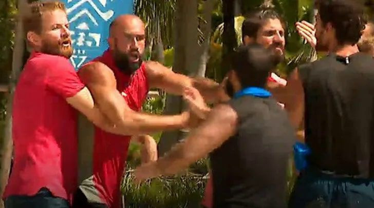 Survivor'da ünlüler ve gönüllüler birbirine girdi büyük kavga çıktı! - Resim: 2