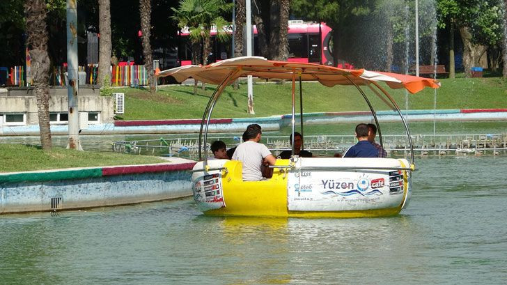 Bursa'da yüzen kafe yoğun ilgi görüyor ama fiyatı cep yakan cinsten! - Resim: 4
