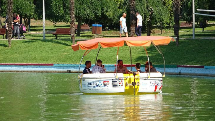Bursa'da yüzen kafe yoğun ilgi görüyor ama fiyatı cep yakan cinsten! - Resim: 3