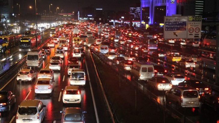 İstanbul'da trafiğin en yoğun olduğu günler hangileri? - Resim: 3