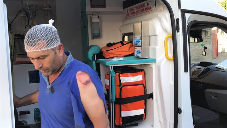 İftar çadırı karıştı: Taş ve sopalar havada uçuştu! - Resim: 4