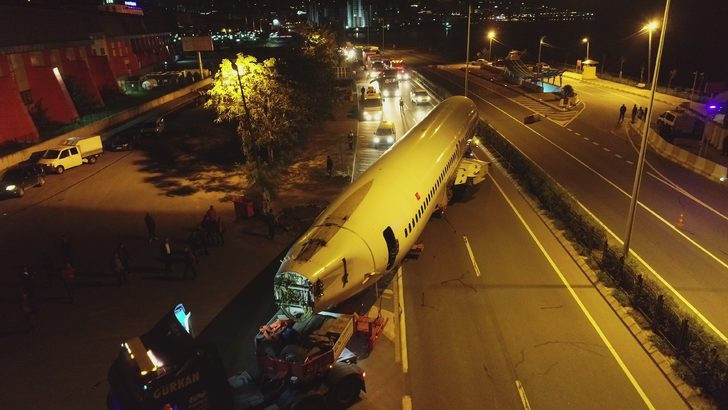 Yer Trabzon gece yarısı herkesi meraklandıran görüntü! - Resim: 4