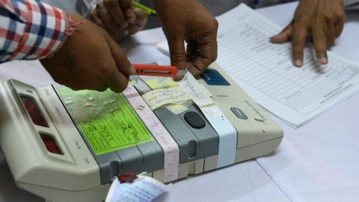 1.3 milyar nüfusu olan Hindistan'da seçimler 39 gün sürecek - Resim: 2