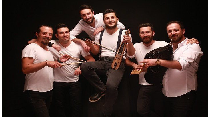 Ünlü şarkıcı haberi duyurdu! 20 bin kişi aynı anda bakın ne yaptı - Resim: 1