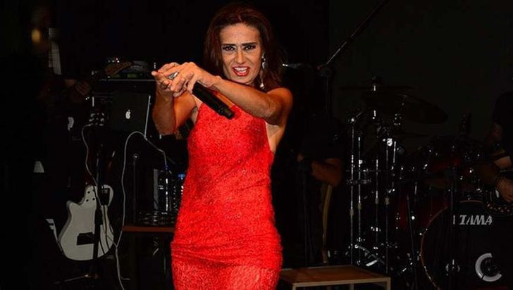 Yıldız Tilbe çoraplarıyla sahneye çıktı! - Resim: 1