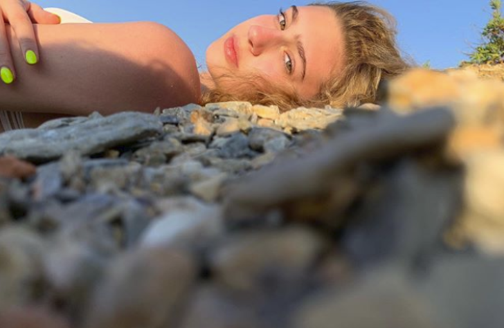 Acun Ilıcalı aşk iddiaları çıkan ve 15 Temmuz için skandal paylaşımı olay olan Itır Esen'e anne engeli! - Resim: 2