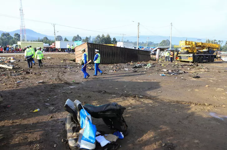 Kenya'da katliam gibi kaza! Ortalık savaş alanına döndü! 51 ölü kişi öldü, çok sayıda yaralı var! - Resim: 3