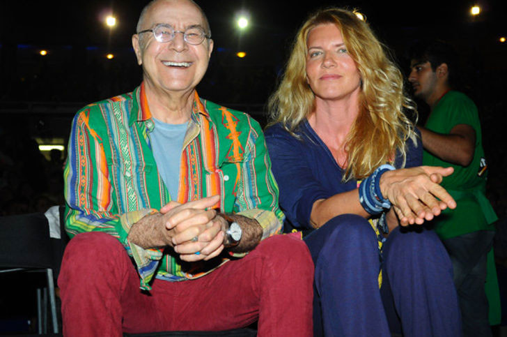 Mazhar Alonson'un eşi Biricik Suden kiliseden kovuldu kasları olay oldu - Resim: 1