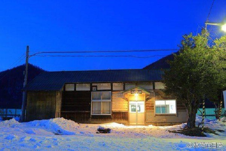 İnsanlık dersi! Koca tren sadece onun için geliyor - Resim: 3