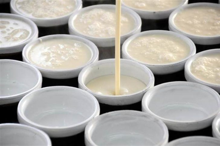 Bursalı usta tarifini bile bilmediği tatlı satışına yetişemiyor - Resim: 2