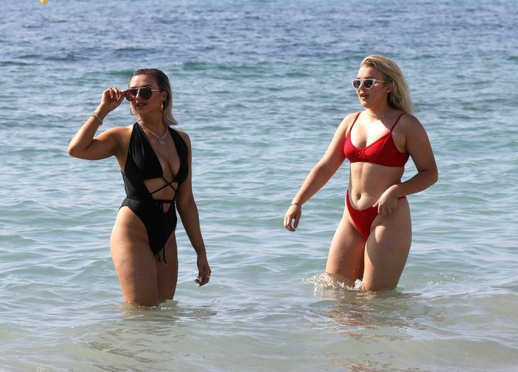 Ünlü popçu kırmızı bikinisiyle nefes kesti - Resim: 3