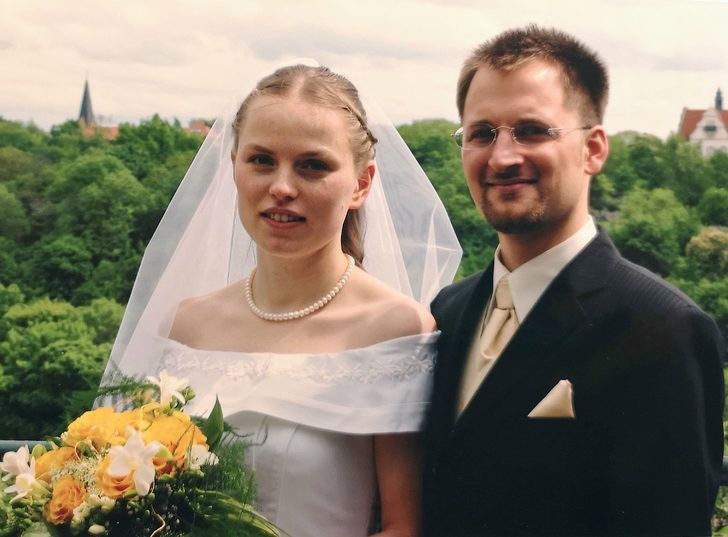 Sarah Schmid canlı yayında 8. kez doğum yaptı tıbbi yardım almadan ikiz doğurdu - Resim: 1